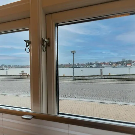 Harbour Walk Hotel apartamentowy