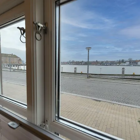 Апарт-отель Harbour Walk Сённерборг