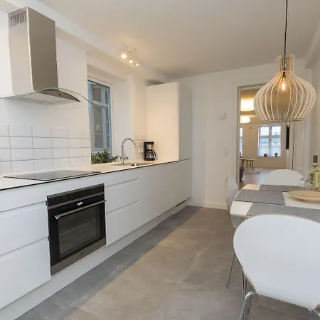 Hotel apartamentowy Harbour Walk 4*