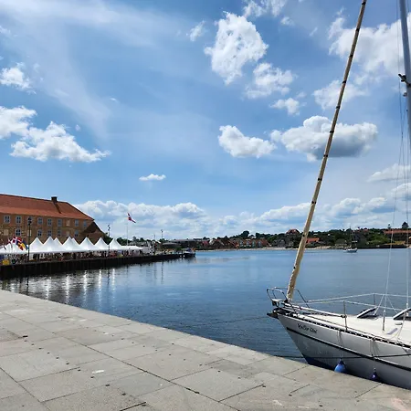 Harbour Walk Апарт-отель 4*