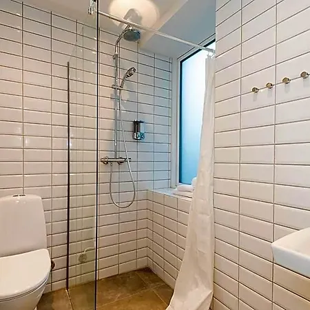 Harbour Walk 4*